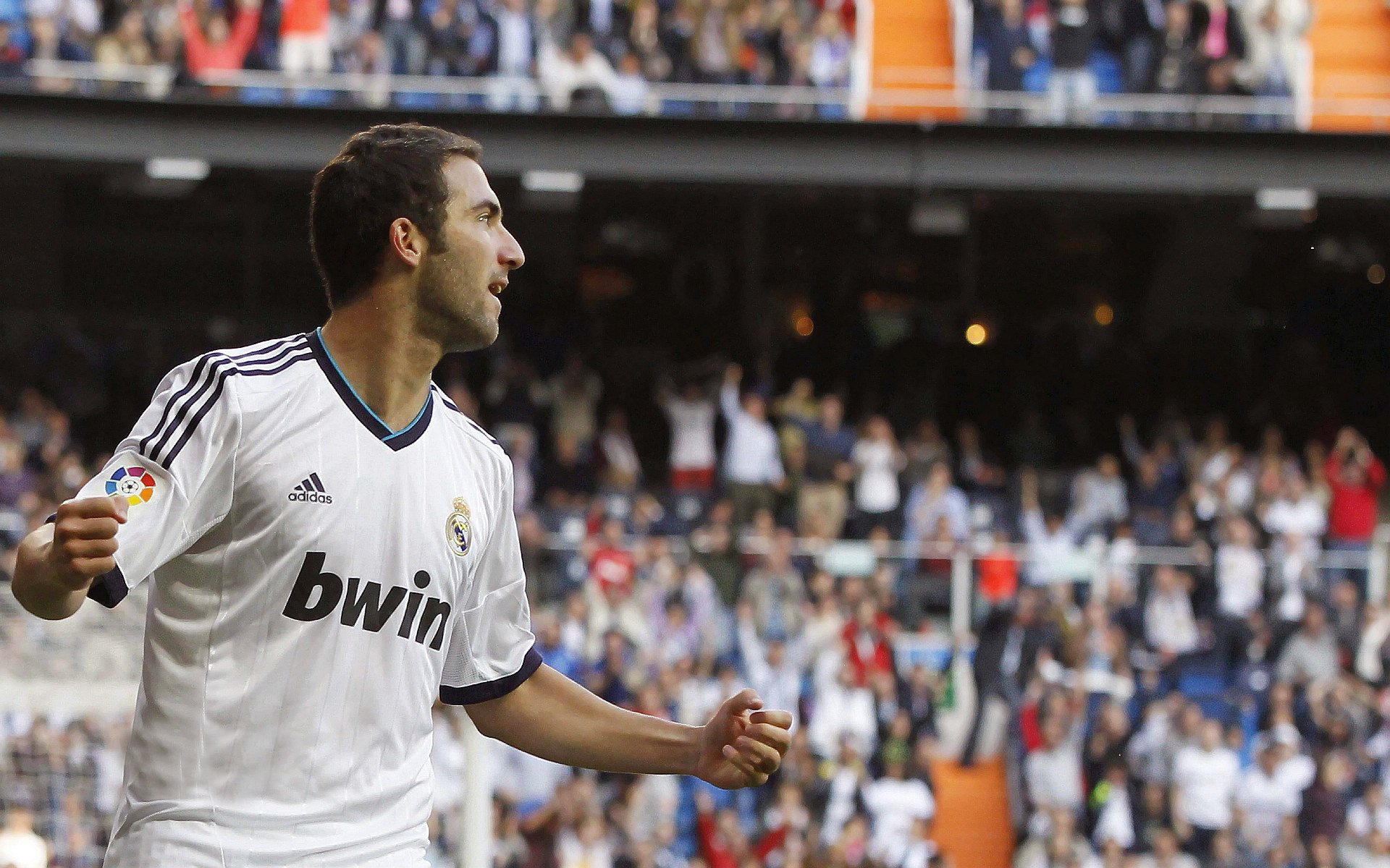 体育产业资本市场趋势，体育产业市场的进入壁垒